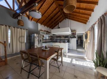 Casa · 290m² · 4 Ambientes · 1 Cochera · Casa 4 Ambientes con Locales + Monoambiente Apta Credito en Muñiz