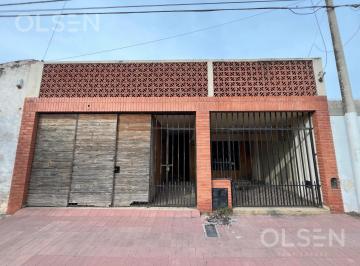 Casa · 181m² · 4 Ambientes · 1 Cochera · Casa a Refaccionar en Venta B° Yofre Norte