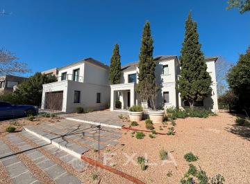 Casa · 600m² · 6 Ambientes · Casa en Venta en El Golf, Nordelta, Tigre