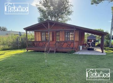 Casa · 70m² · 2 Ambientes · 1 Cochera · Alquiler Temporal en Funes - 1 Dormitorio