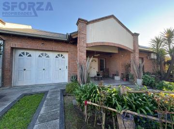 Casa · 129m² · 3 Ambientes · 2 Cocheras · Casa Apta Crèdito en Barrio El Tato
