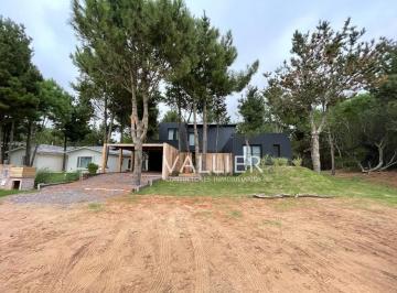 Casa · 230m² · 6 Ambientes · 1 Cochera · Casa en Alq. Temporario en Costa Esmeralda, Costa Atlántica, Buenos Aires