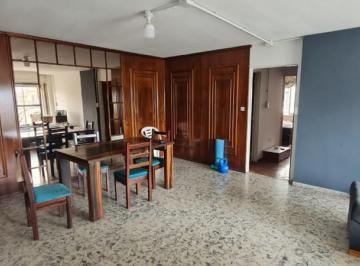 Departamento · 182m² · 6 Ambientes · 1 Cochera · Se Vende Amplio Departamento en Complejo Santo Domingo en Barrio Centro!el m