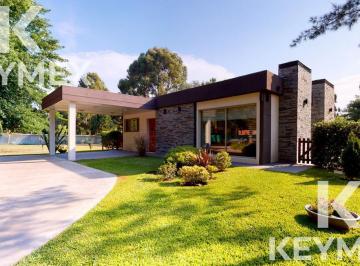 Casa · 170m² · 5 Ambientes · 1 Cochera · Venta Casa de 3 Dorm. en Miralagos