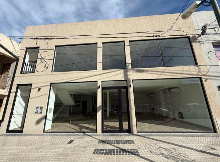 Local comercial · 358m² · 2 Ambientes
