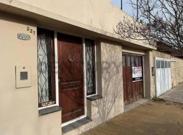 Casa · 112m² · 6 Ambientes · Vendemos Casa en Barrio Residencial Apta Credito