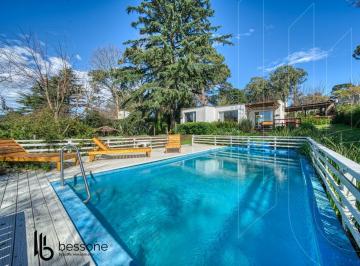 Hotel · 212m² · 8 Ambientes · 6 Cocheras · Complejo de Cabañas en Sierras de Los Padres