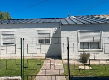 Foto · Casa de 4 Dorm. con Quincho y Patio en Rawson