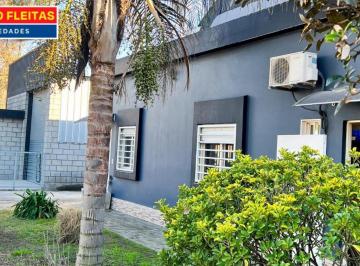 Bodega-Galpón · 785m² · Predio Industrial con Dos Galpones - Isidro Casanova Nuevo Valor!