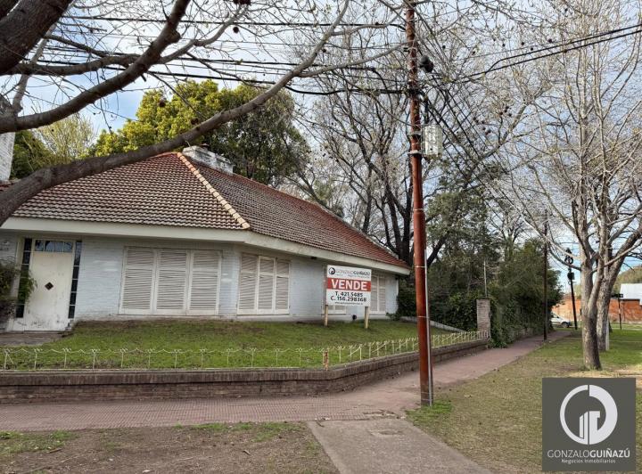 Terreno · 1295m²