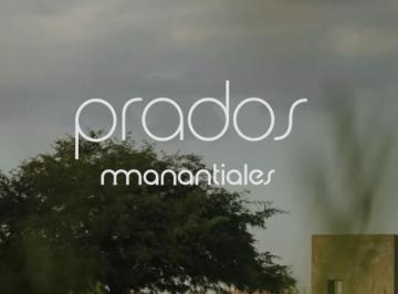 Terreno · 300m² · Terreno en Venta de 300 m² en Prados de Manantiales. Apto Dúplex.