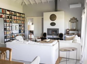 Casa · 280m² · 4 Ambientes · 2 Cocheras · Casa en Pubelo Mio