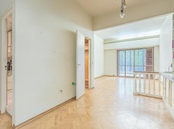 Departamento · 175m² · 2 Ambientes · Venta Departamento, un Oasis de 2 Ambientes con Enorme Patio y Potencial de Reciclaje