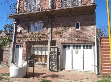 Edificio · 586m² · 6 Cocheras · Edificio de 8 Departamentos y Cochera - Oportunidad, Importante Rentabilidad