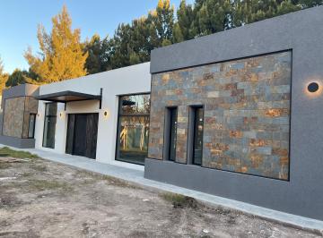 Casa de 5 ambientes, La Plata · Casa a Estrenar en Venta Miralagos La Plata