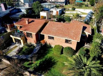 Casa · 130m² · 3 Dormitorios · 2 Cocheras · Venta – Casa en Barrio Manantiales. Villa Carlos Paz con Vista