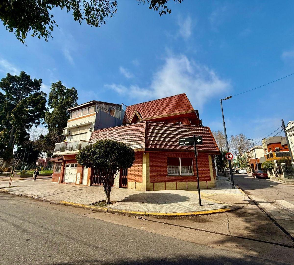 TUYUTI 6964. Entre Los recuerdos y El rastreador