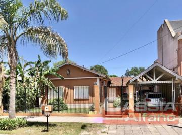Casa · 253m² · 6 Ambientes · 2 Cocheras · Importante Casa Sobre Doble Lote 4 Dorm. + Escrit. Quincho Piscina, Barr. Residencial