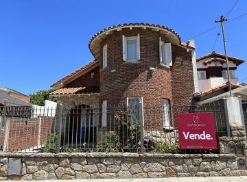 Casa · 172m² · 5 Ambientes · 2 Cocheras · Casa en Venta, Punta Mogotes, Mar del Plata.