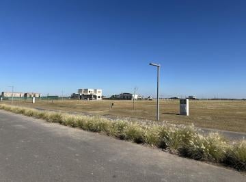 Terreno · 800m² · Venta Terreno en La Finca Country Club Funes