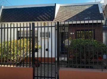 Casa · 130m² · 4 Ambientes · Casa en Villa Insuperable