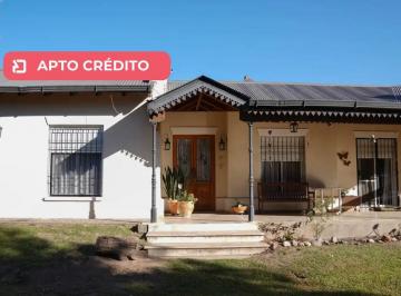 APTO CRÉDITO (15).png · Casa en Venta en Inaudi. gran Jardín. Pileta. Apto Crédito. Corazón de Manzana