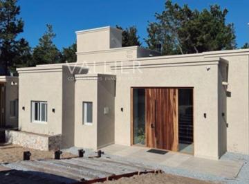 Casa · 250m² · 5 Ambientes · 1 Cochera · Casa en Alq. Temporario en Costa Esmeralda, Costa Atlántica, Buenos Aires
