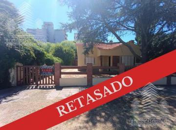 Casa · 70m² · 4 Ambientes · 2 Cocheras · 2 Casas en Lote de 1000 m², Excelente Parque! Atencion Retasado!