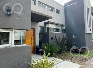 Casa · 424m² · 6 Ambientes · 2 Cocheras · Casa en Fincas de San Vicente