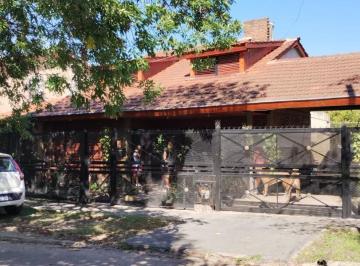 Casa · 172m² · 6 Ambientes · Venta Casa en Udaondo, ituzaingó.