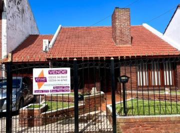 Casa · 150m² · 5 Ambientes · 1 Cochera · Venta Casa Chalet 5 Ambientes 3 Baños Parque
