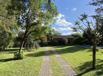 Quinta vacacional · 168m² · 3 Ambientes · Excelente Casa Quinta en Adolfo Sourdeaux