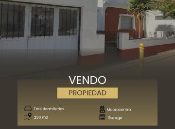 Casa de 4 ambientes, Río Cuarto · Casa en Venta - Zona Macrocentro