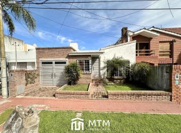 Casa · 106m² · 2 Dormitorios · 1 Cochera · Casa en Venta Rosario, La Florida.