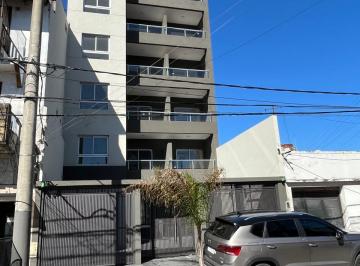 Departamento de 2 ambientes, Tres de Febrero · Ciudadela. Saavedra 4100. Depto 2 Amb. Al Frente a Estrenar con Cochera y Balcon