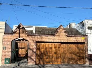 Casa · 186m² · 3 Dormitorios · 2 Cocheras · Casa de 3 Dorm. en La Plata