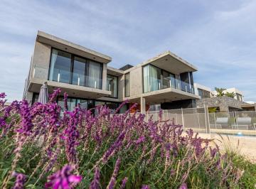 Casa · 285m² · 6 Ambientes · 2 Cocheras · Casa en Venta en Virazón, Nordelta, Tigre
