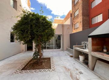 Casa · 145m² · 9 Ambientes · Casa de 3 Dorm. en Barrio Lourdes