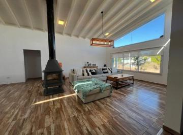 Casa · 217m² · 7 Ambientes · 4 Cocheras · Venta Casa en Costa Esmeralda