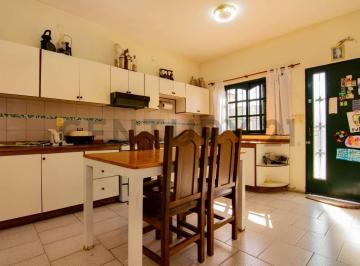 Casa · 126m² · 6 Ambientes · Venta Casa de 3 Dorm. en Zona Norte, Rosario