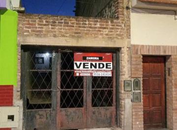 Casa · 107m² · 3 Dormitorios · 3 Cocheras · Propiedad a Reciclar - Excelente Oportunidad de Invercion.