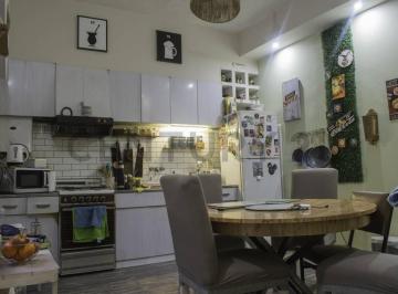 Casa · 154m² · 5 Ambientes · 1 Cochera · Casa en Venta en Barrio Industrial