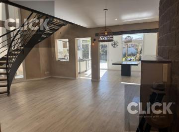 Casa · 180m² · 6 Ambientes · 1 Cochera · Venta - Casa 6 Ambiente - Jardín y Parrilla - Vicente Lopez - Olivos