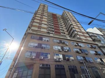 Departamento · 42m² · 2 Ambientes · Avellaneda Centro 2 Ambinetes Al Frente Muy Luminoso