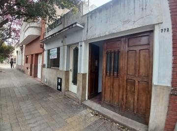 Casa · 130m² · 4 Ambientes · 1 Cochera · Oportunidad! Venta Alta Cordoba Casa Para Reciclar o Para Desarrollo 7 Pisos Fos 80%