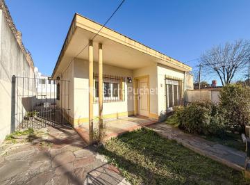 Casa · 90m² · 3 Ambientes · 1 Cochera · Venta Casa 3 Ambientes con Cochera Pasante y Patio en Ituzaingo