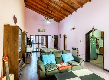 Casa · 199m² · 4 Ambientes · 1 Cochera · Venta Casa Tipo PH - 4 Ambientes - Boedo - Cochera - Apto Credito