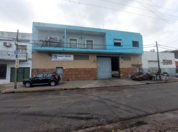 Bodega-Galpón · 1500m² · 3 Ambientes · 1 Cochera · Amplio Galpon con Oficinas y Departamentos en San Justo