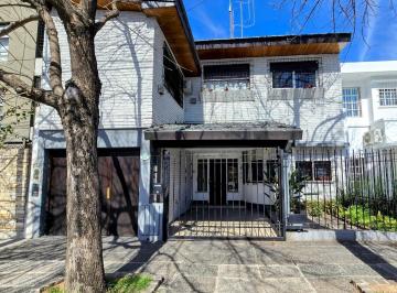 Casa · 184m² · 5 Ambientes · 2 Cocheras · Chalet en Venta en Villa Sarmiento