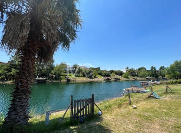 Casa · 238m² · 4 Ambientes · 1 Cochera · Casa en Venta en Santa Clara, Villanueva, Tigre